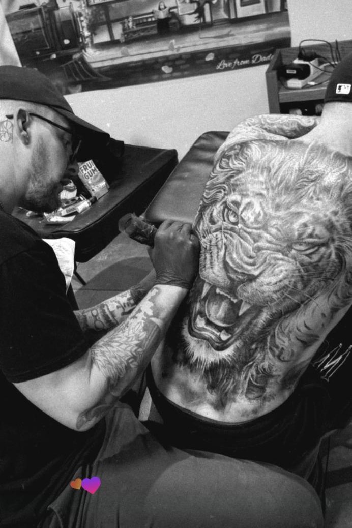 Harley Rainey tattooing