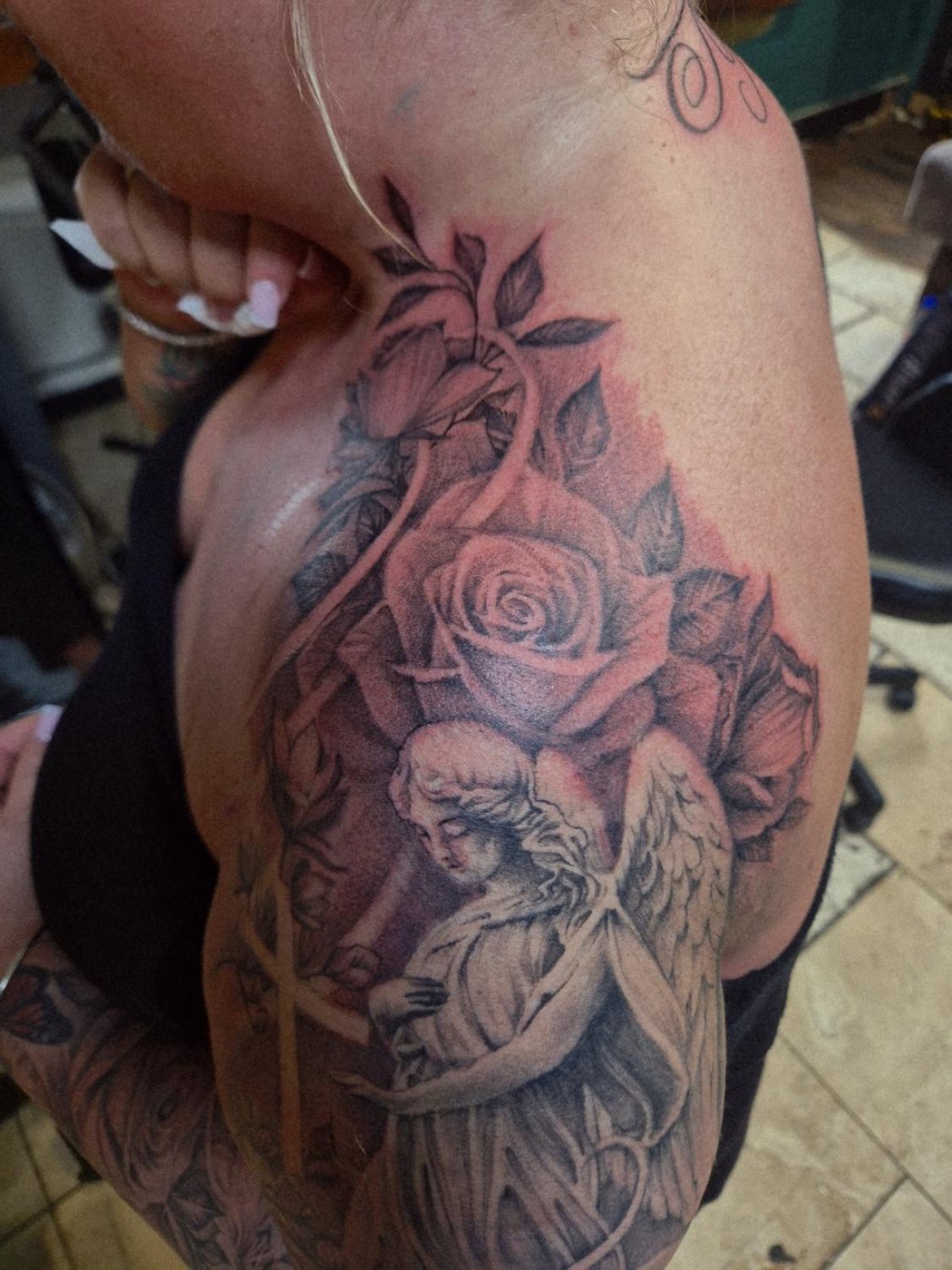 Angel and roses